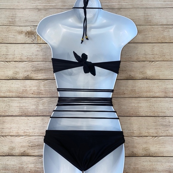 Sexy One Piece - Picture 4 of 11